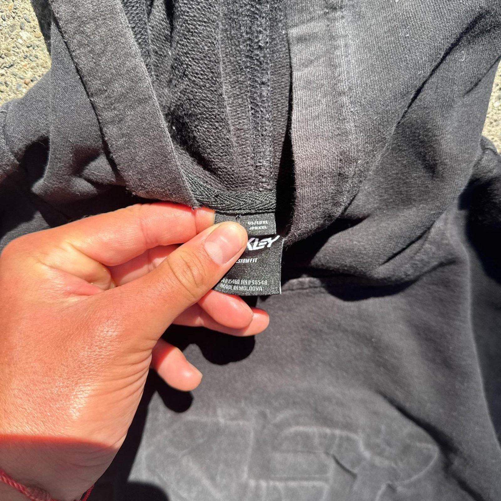 Oakley Vintage Men’s Y2K Oakley Bold Lettered Hoodie – Size XL Size US M / EU 48-50 / 2 - 5 Thumbnail