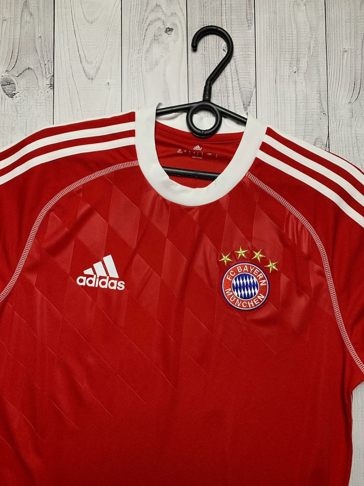 Adidas × Vintage Vintage adidas Bayern Munich soccer jersey size M red Size US M / EU 48-50 / 2 - 3 Thumbnail