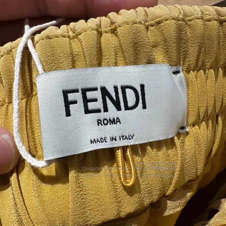 Fendi Fendi Diamond Stitch High Waisted Shorts Size 25" / US 0 / IT 36 - 3 Thumbnail