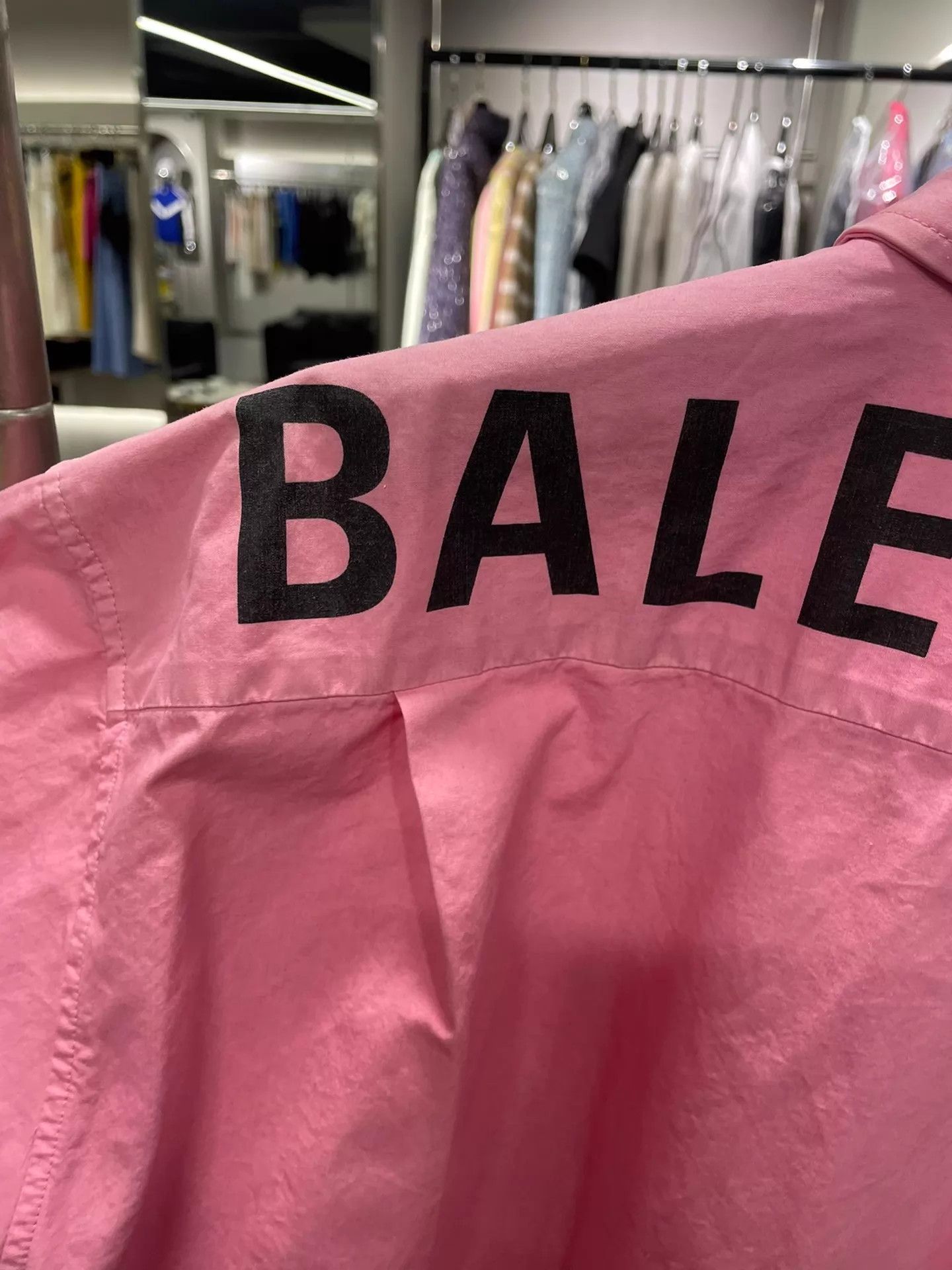 Balenciaga Balenciaga Big Logo Shirt Size 38 Good Authentic Size US S / EU 44-46 / 1 - 3 Thumbnail