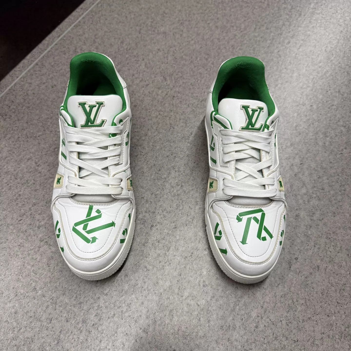 Louis Vuitton LV Trainer White Green Full Print 7/41 Lightly Used Size US 8 / EU 41 - 5 Thumbnail