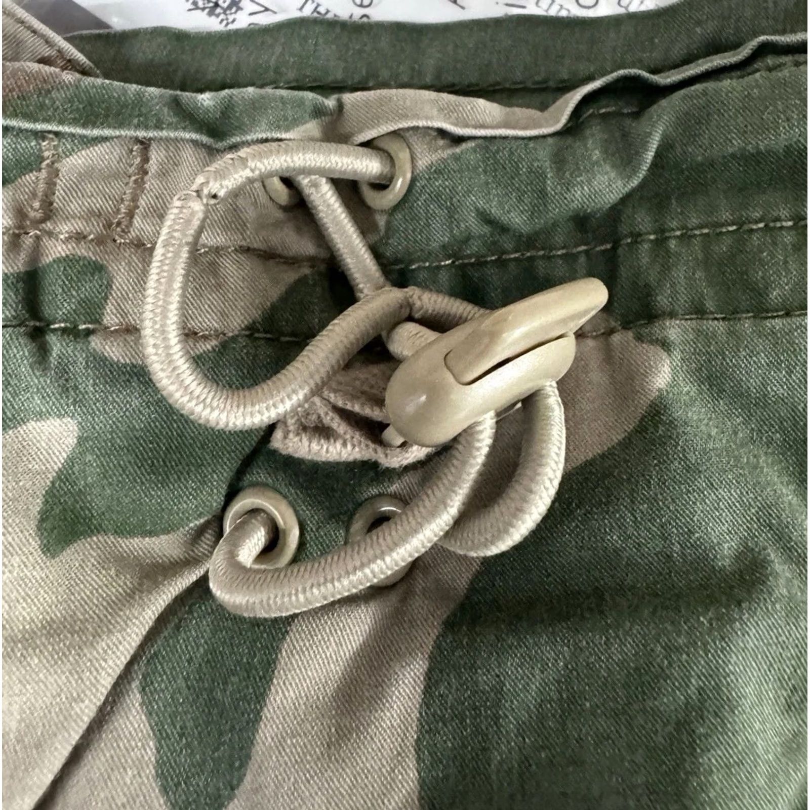 Nike VINTAGE Nike Pants Small Y2K Utility Camo Ankle Adjustable Cargo Military Mens Size US 29 - 5 Thumbnail