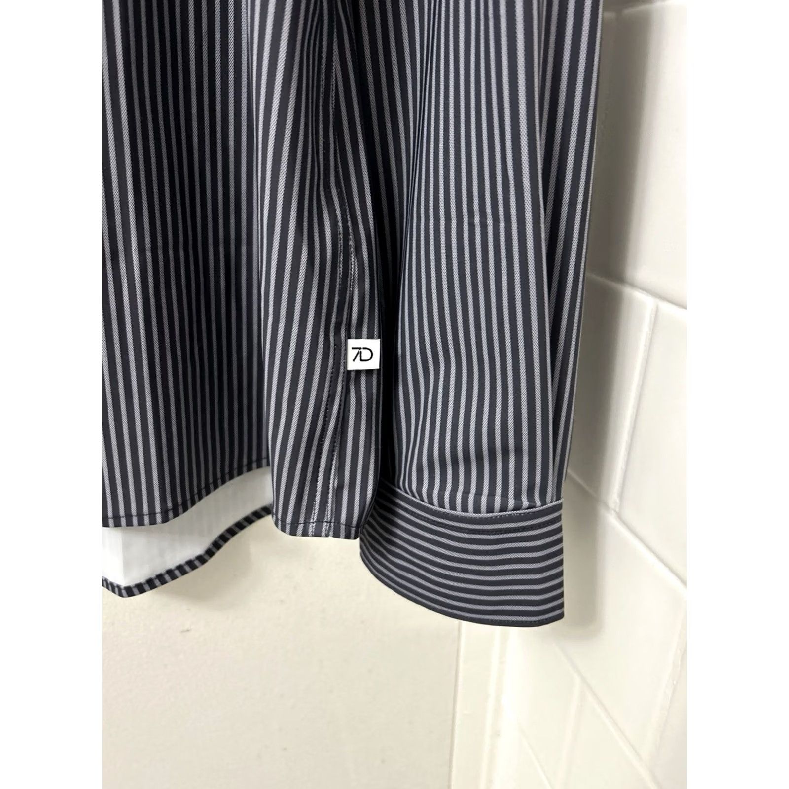 Vintage 7 Diamonds Blaine Shirt Mens XL Black Striped 4 Way Stretch L/S NWT Button-Up Casual Business Travel Size US XL / EU 56 / 4 - 4 Thumbnail