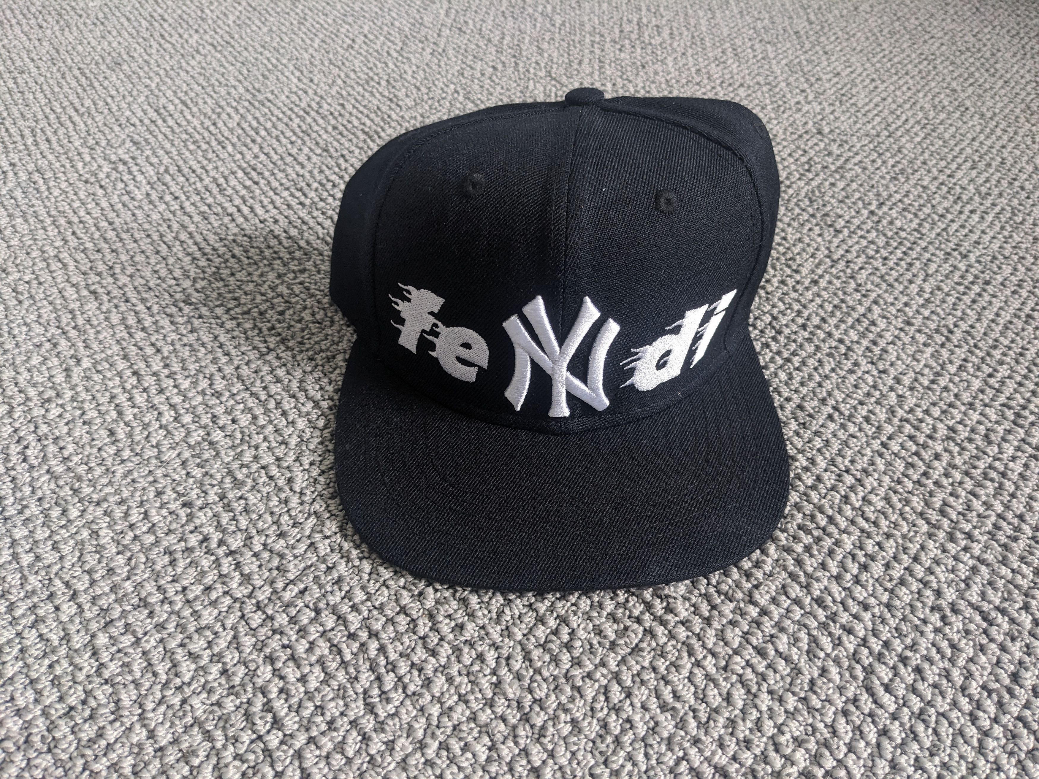 RETROVERT Retrovert NY Yankees (FENDI) Snapback Hat Size ONE SIZE - 1 Thumbnail