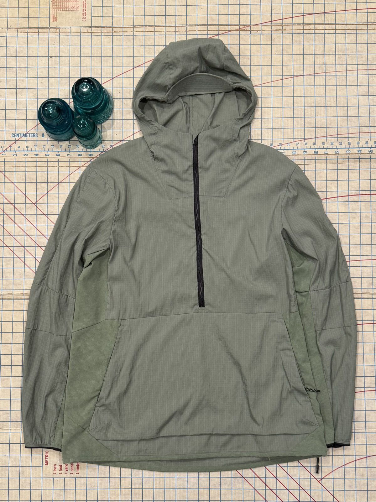 Lululemon Lululemon Lightweight 1/2 Zip Hooded Jacket Mens Large Green Size US L / EU 52-54 / 3 - 1 Thumbnail