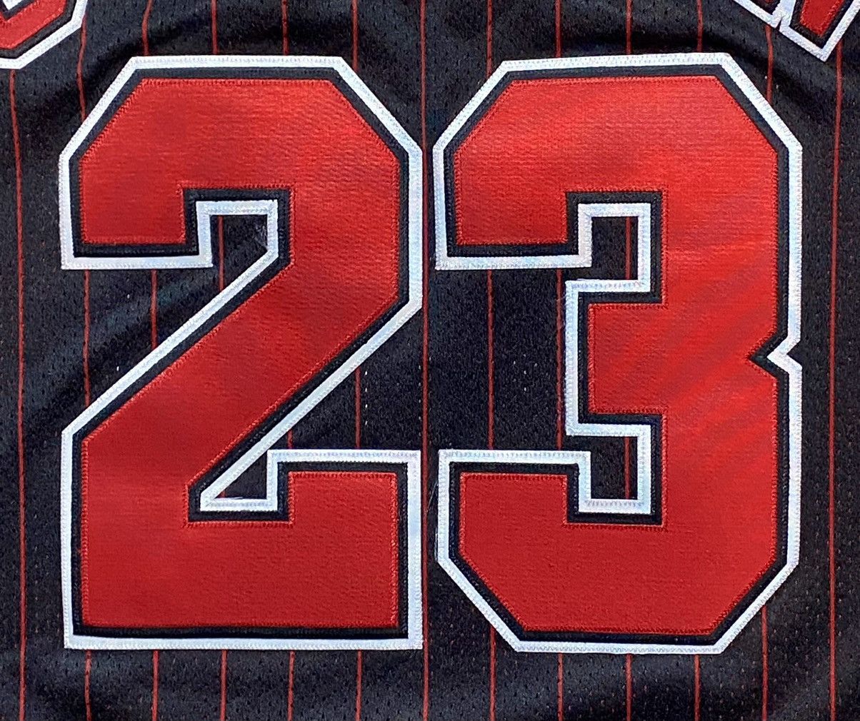 Mitchell & Ness × NBA Mitchell & Ness Chicago Bulls Michael Jordan 95-96 Jersey Size US M / EU 48-50 / 2 - 12 Thumbnail