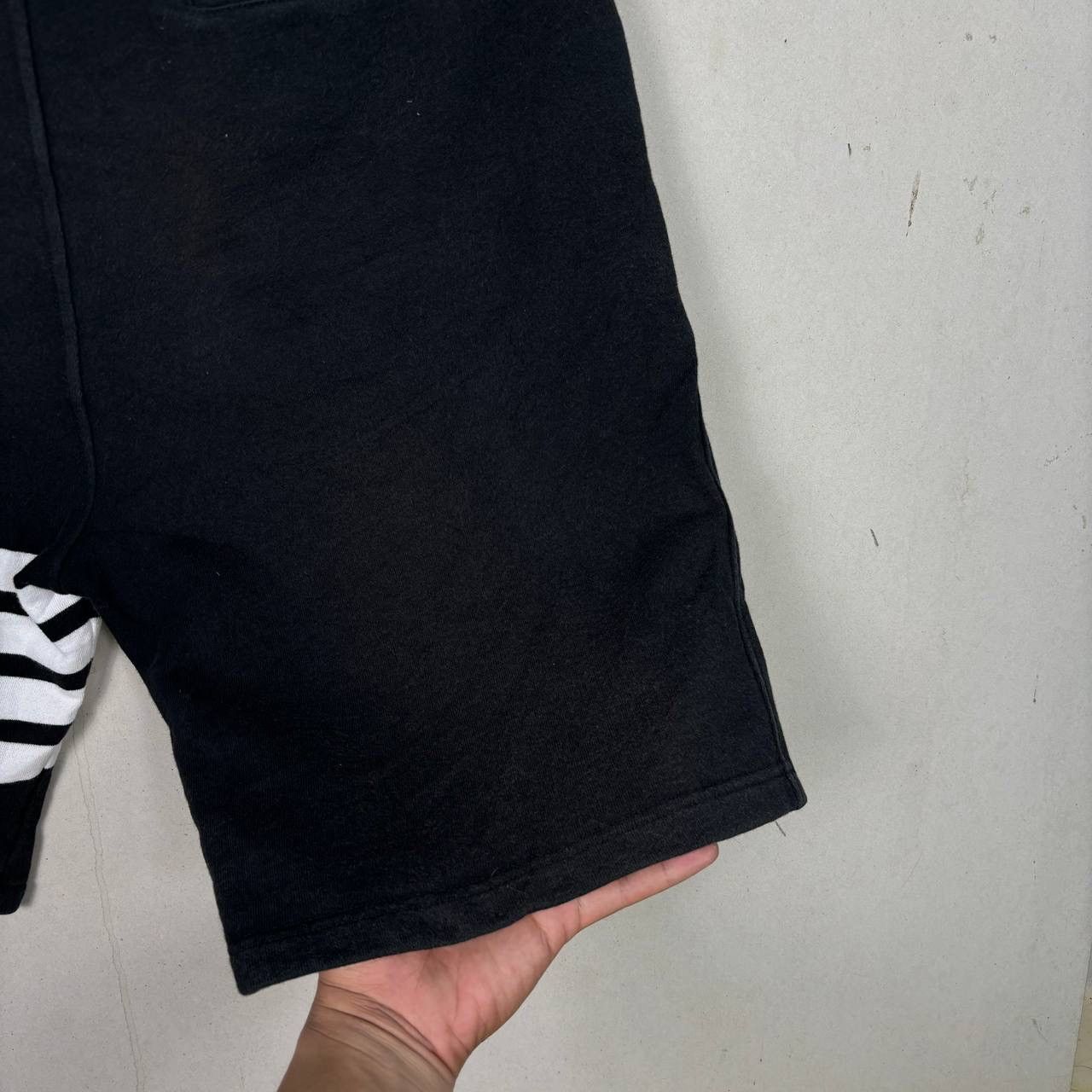 Thom Browne Thom Browne 4-Bar Stripe Loopback Sweat Shorts Black Size 3 Size US 30 / EU 46 - 7 Thumbnail