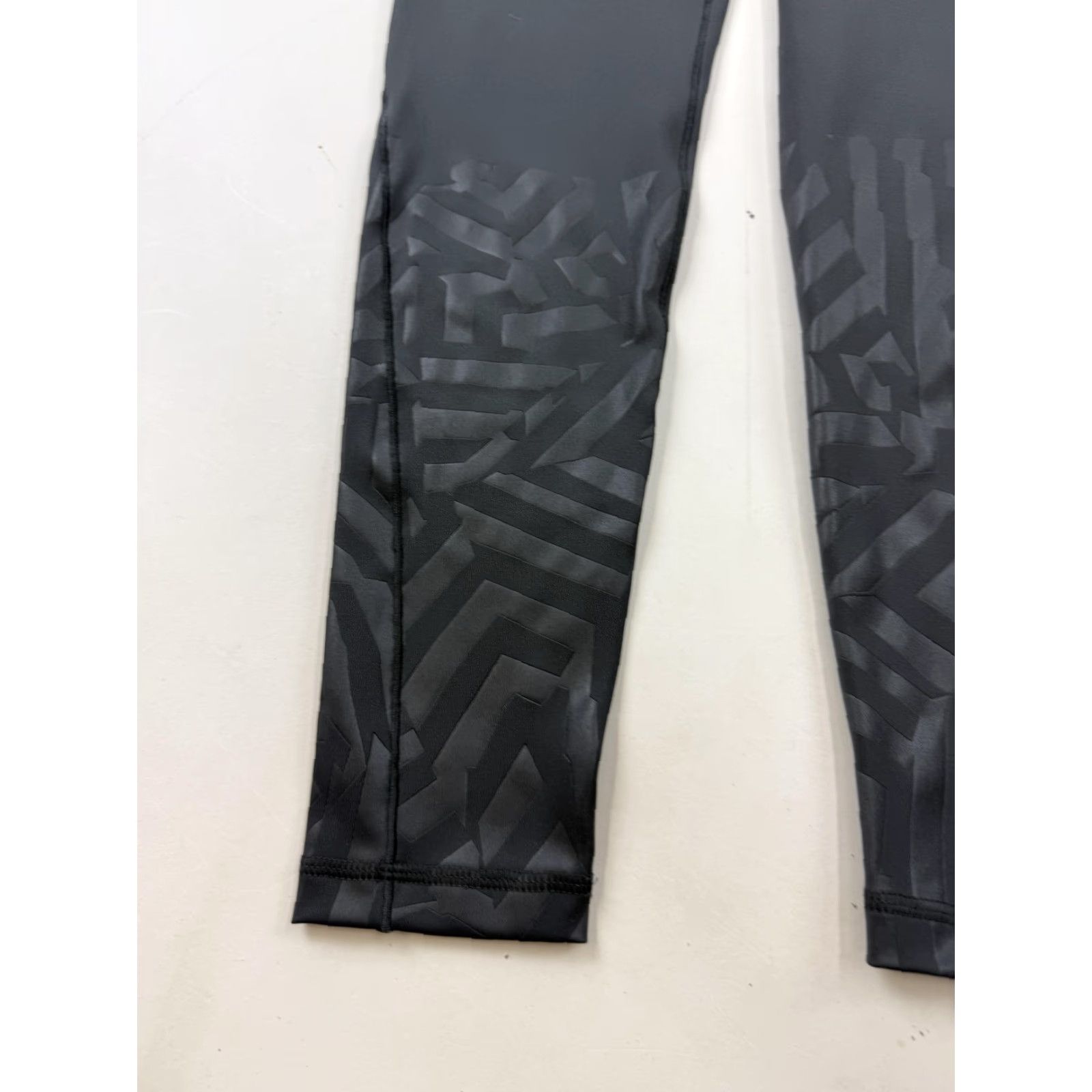 Adidas Adidas Leggings Womens XS Black Climalite Geometric Print Ankle Yoga Running Size 26" / US 2 / IT 38 - 3 Thumbnail