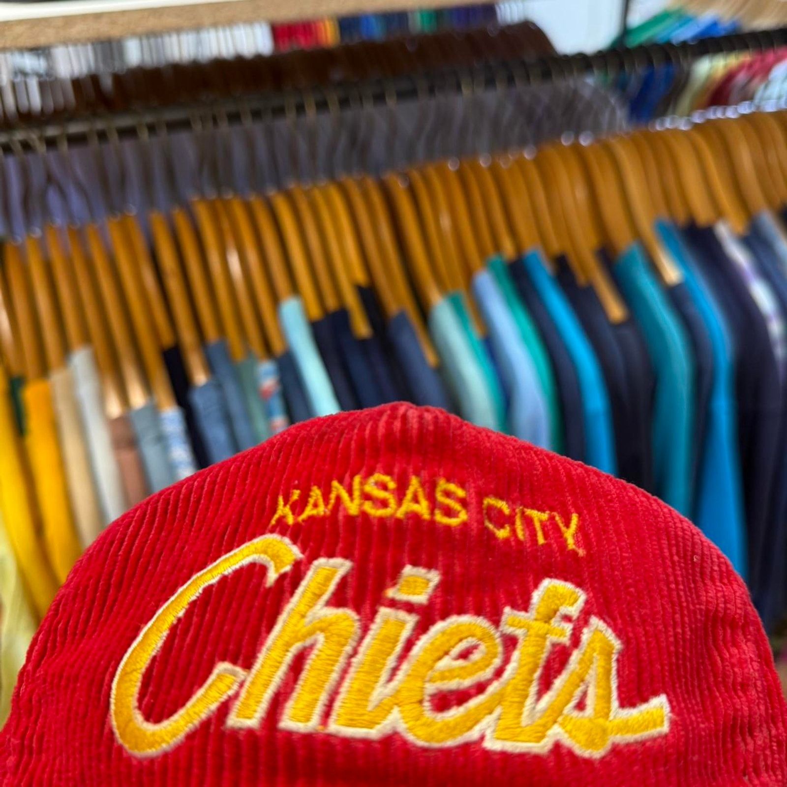 NFL × Vintage Vintage 90s Kansas City Chiefs NFL SS Script Cap Size ONE SIZE - 3 Thumbnail