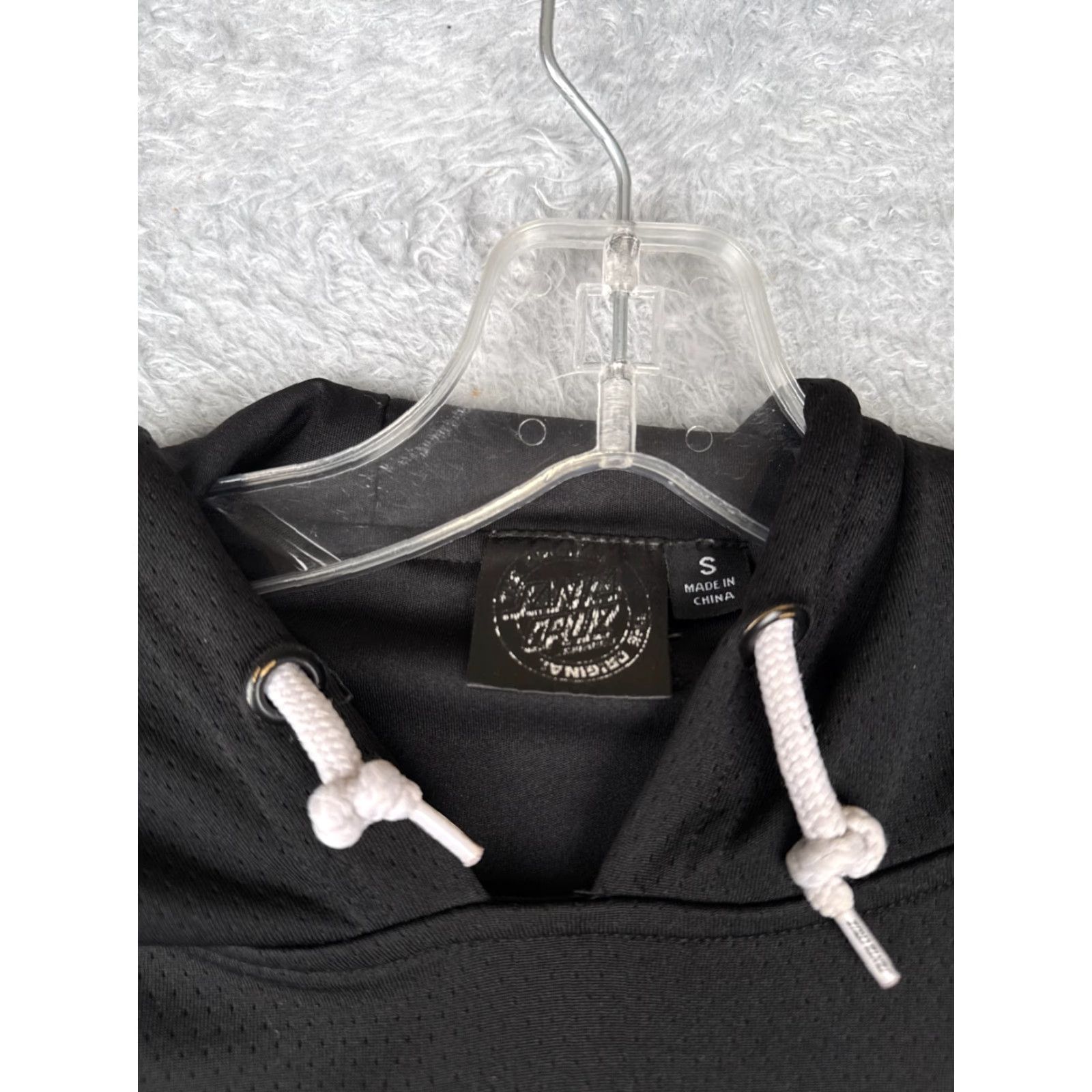 Vintage Santa Cruz Hoodie Women Small Black 100% Polyester Hooded Pockets Logo Crew Neck Pullover Size S / US 4 / IT 40 - 7 Thumbnail