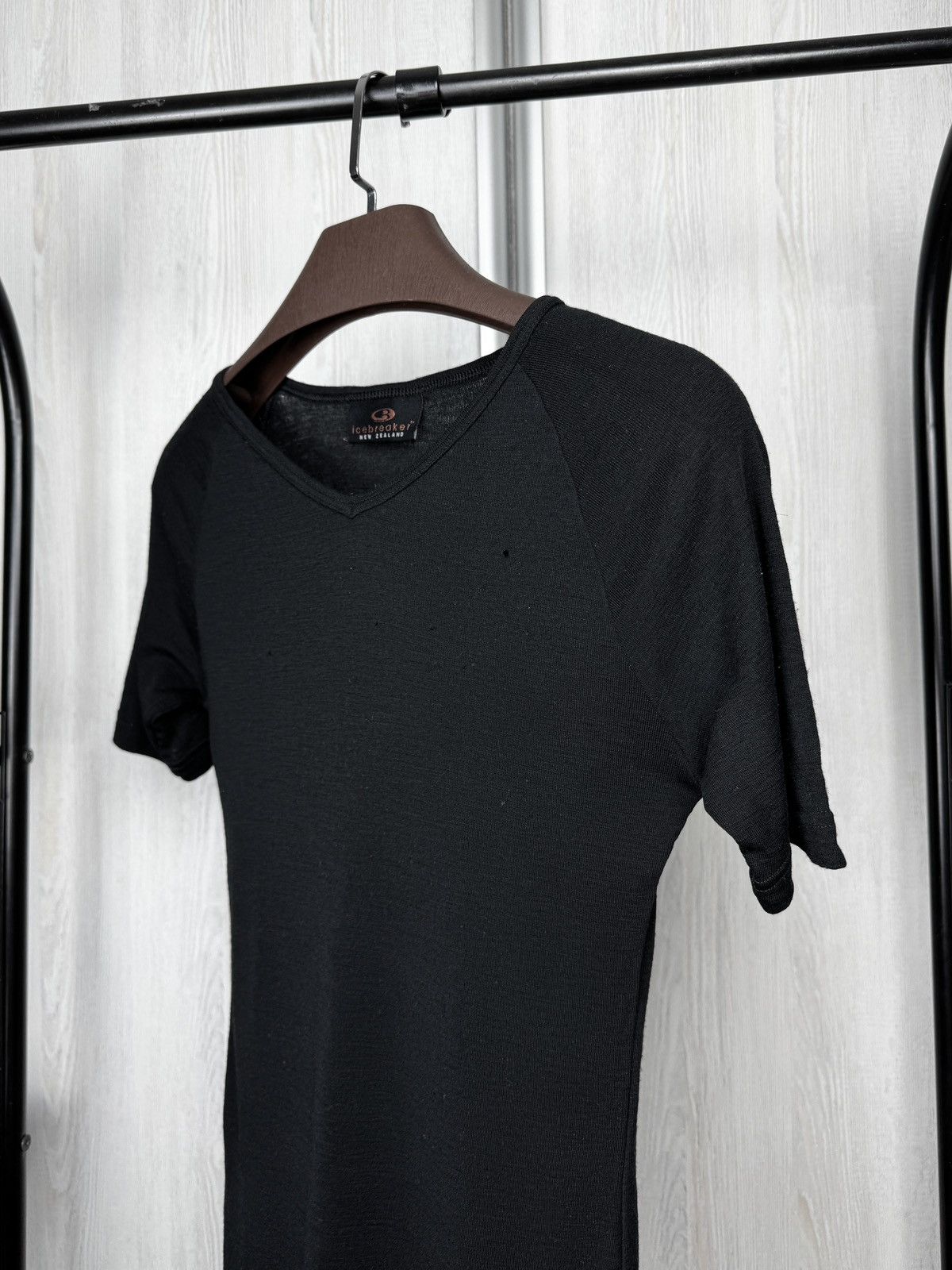 Icebreaker Icebreaker New Zealand Merino black basic tee shirt sz M Size US M / EU 48-50 / 2 - 4 Thumbnail