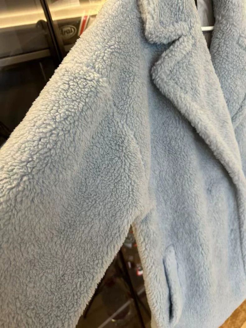 Max Mara Max Mara Sheepwool cropped teddy coat Size M / US 6-8 / IT 42-44 - 5 Thumbnail