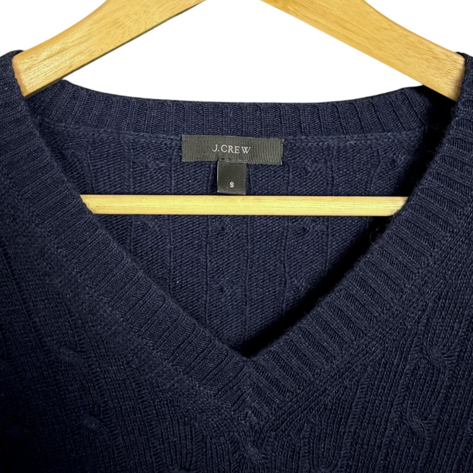 J.Crew J. Crew Women's Small V-Neck Wool Blend Cable Knit Sweater Size S / US 4 / IT 40 - 3 Thumbnail