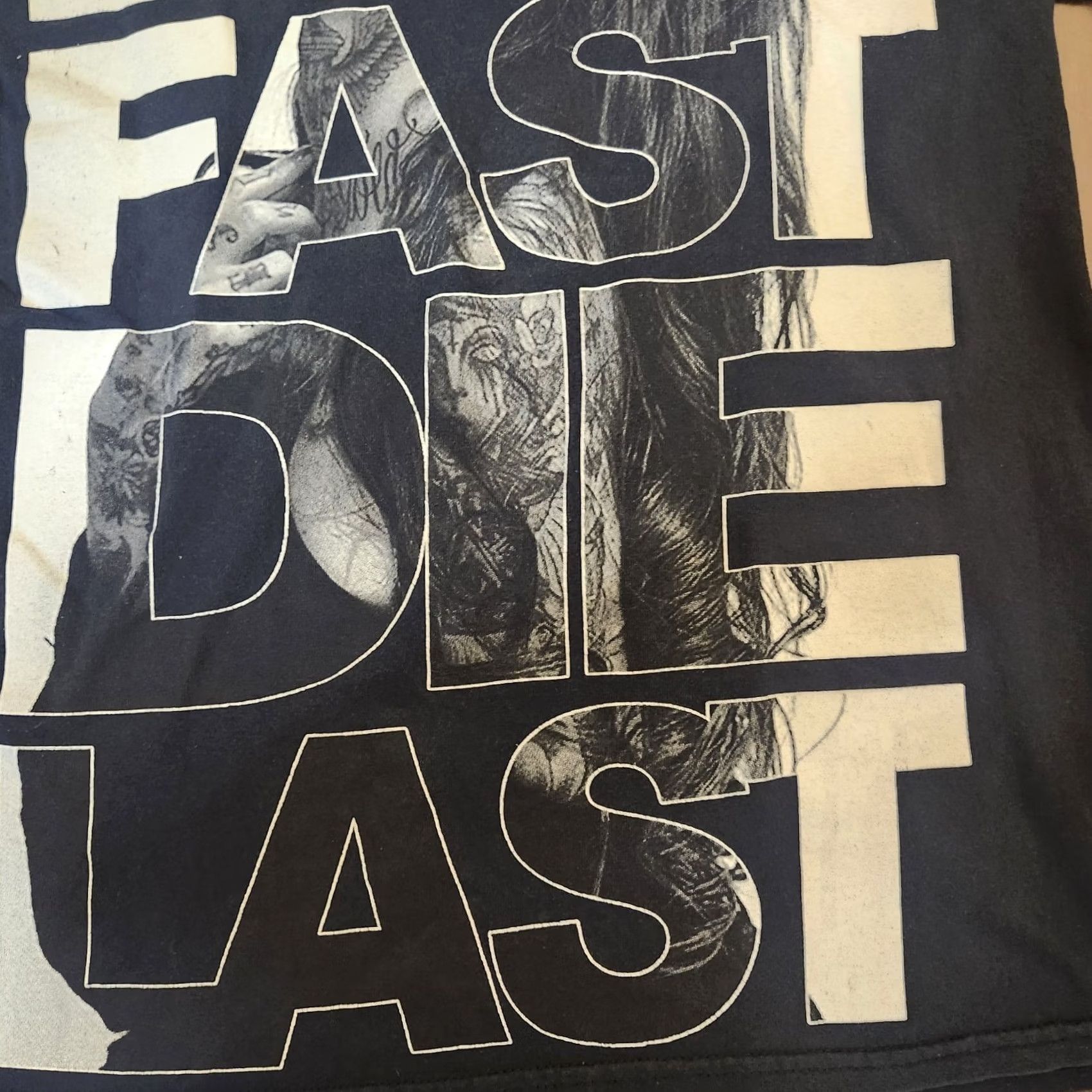 Vintage Notorious Family T-Shirt Live Fast Die Last Graphic Crew Neck Black M Men Short Sleeve Graphic Tee Music Shirt Size US M / EU 48-50 / 2 - 5 Thumbnail