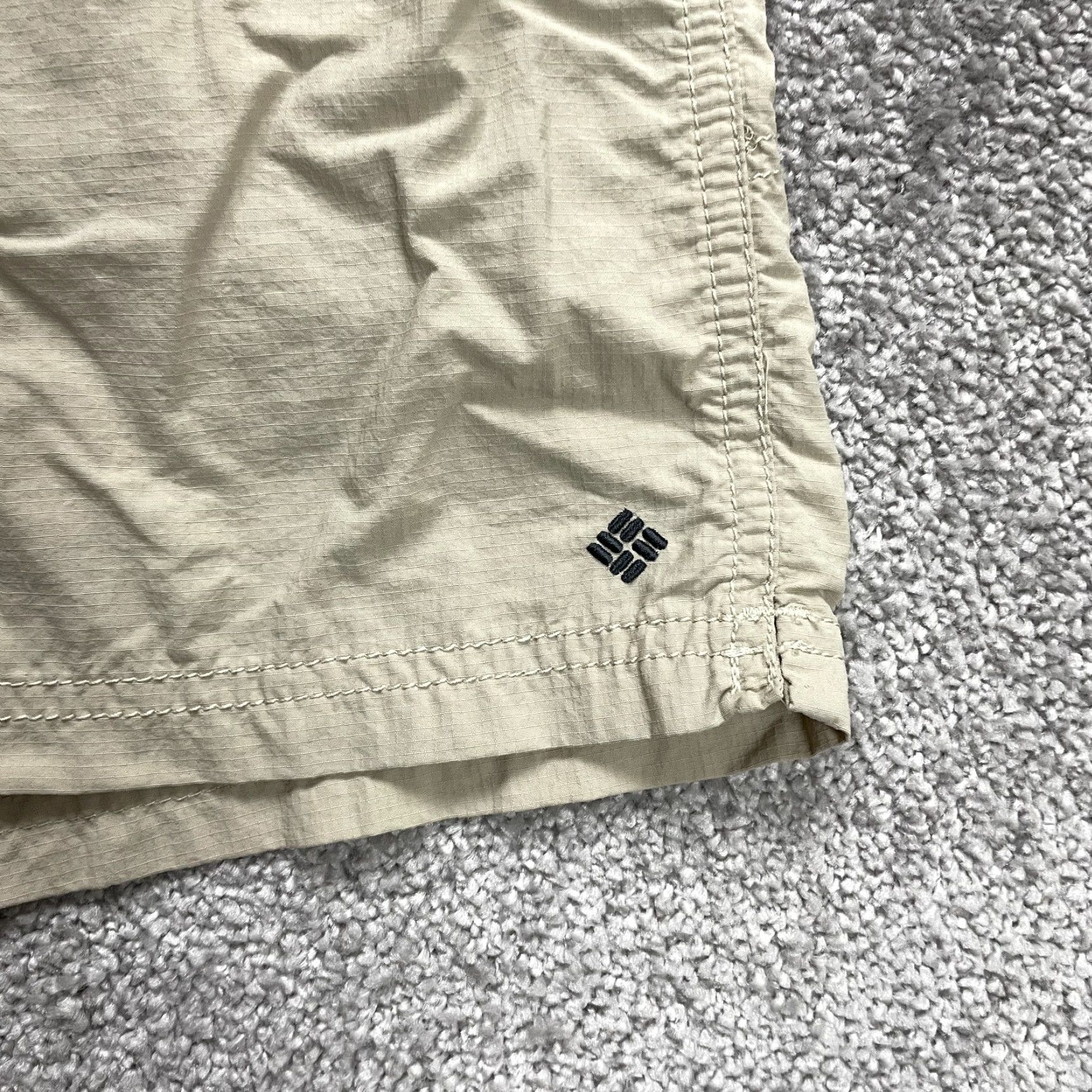 Vintage VINTAGE Columbia Cargo Shorts Womens 12 Brown Nylon Zip Pockets Snap Active Outdoor Fish Size 34" / US 12 / IT 48 - 3 Thumbnail