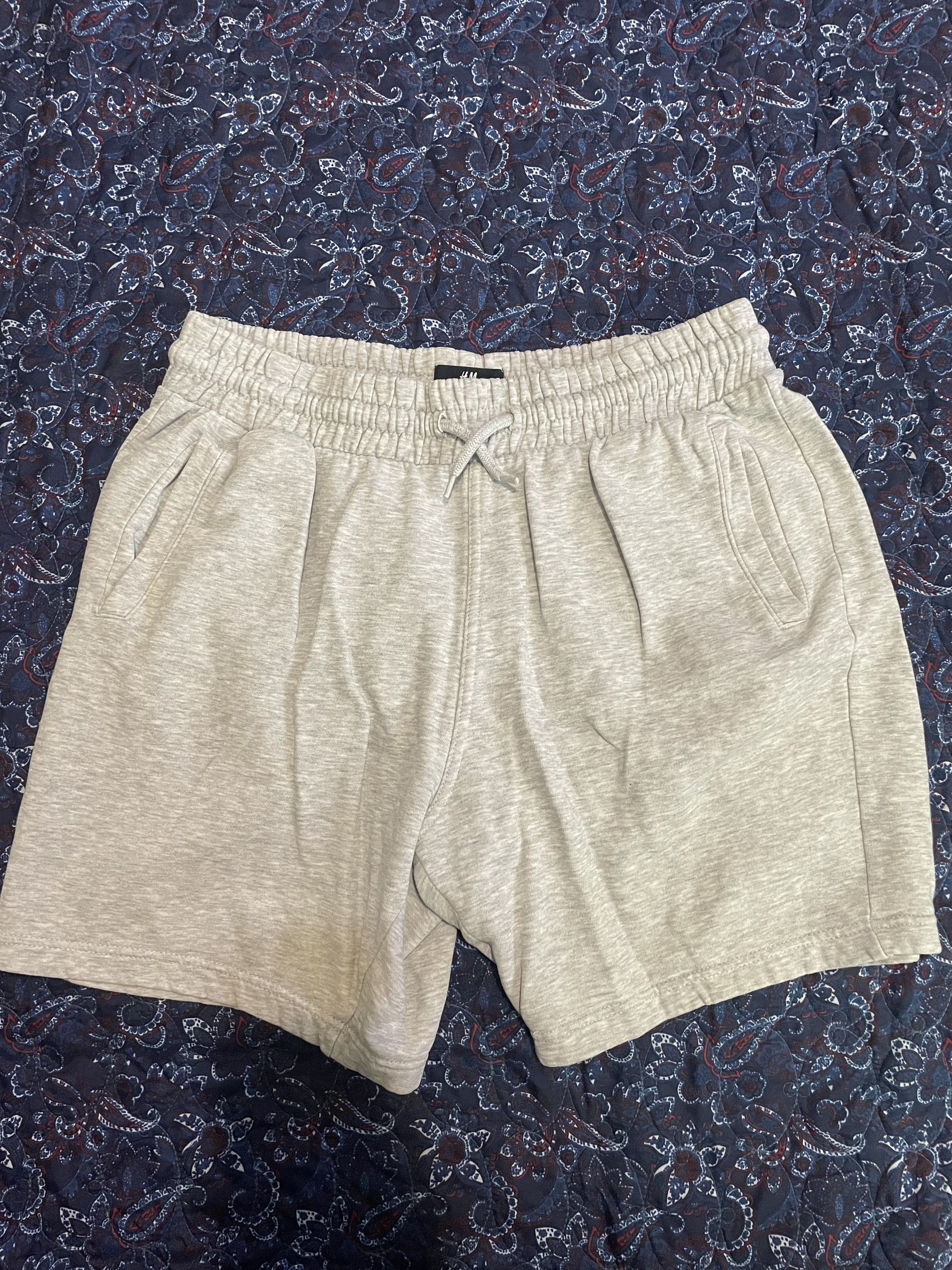 H&M H&M Sweatshorts Size US 34 / EU 50 - 1 Thumbnail