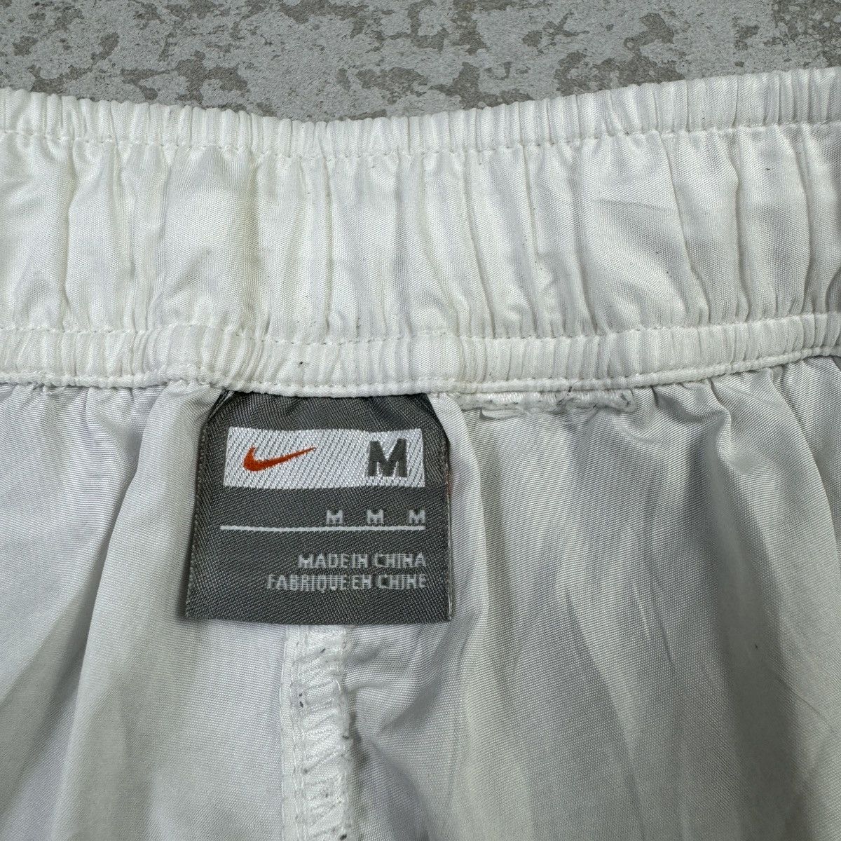 Nike Vintage Nike Track Baggy Parachute Y2K Size US 30 / EU 46 - 7 Thumbnail