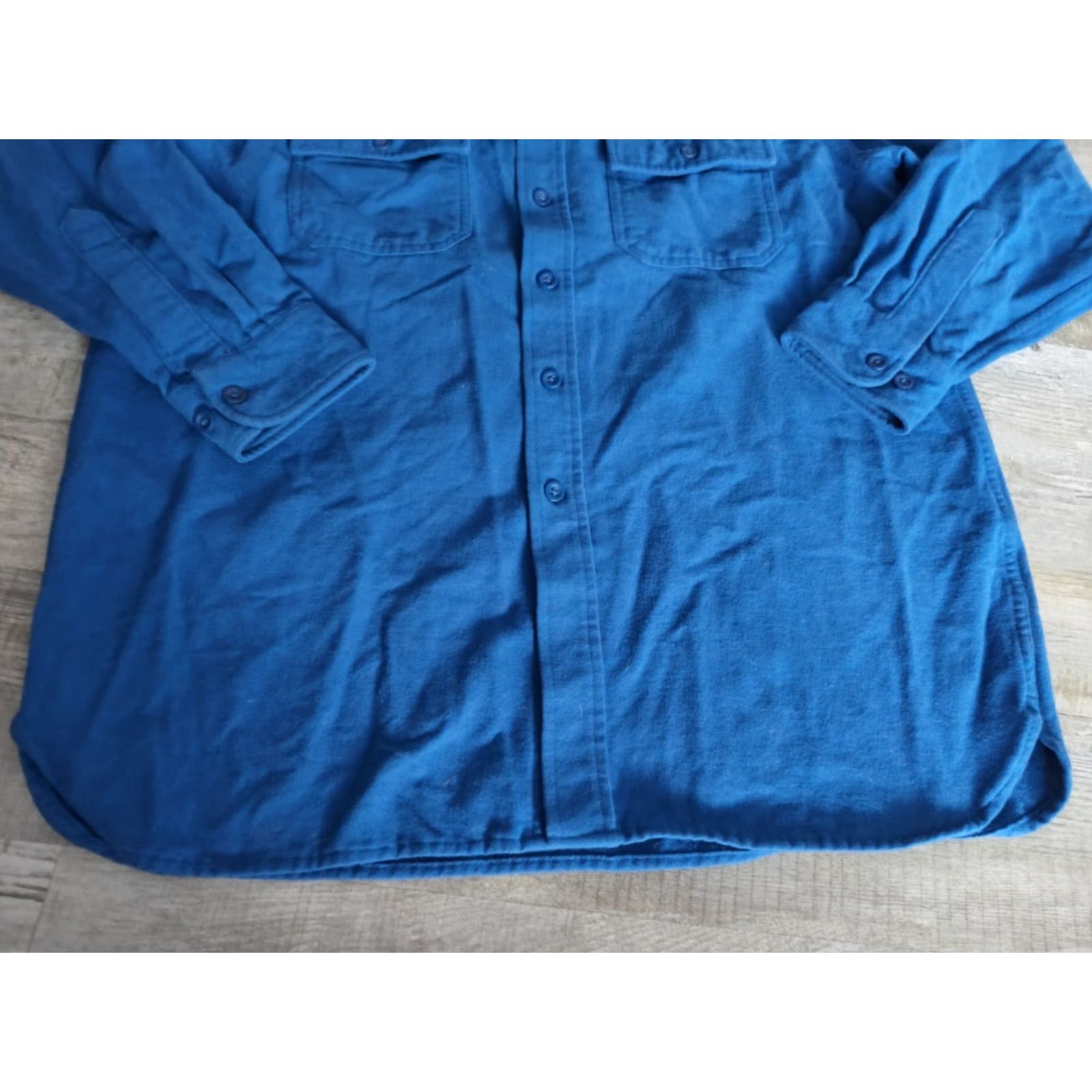 Vintage VINTAGE L.L. Bean Heavyweight Chamois Cloth Button-Up Shirt Adult Large Regular Navy Blue Casual Mens Size US L / EU 52-54 / 3 - 2 Thumbnail