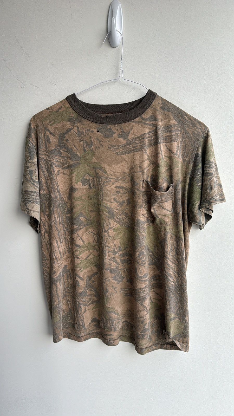 image of Vintage Realtree Cropped Faded Thin T Shirt, Men's (Size Medium)