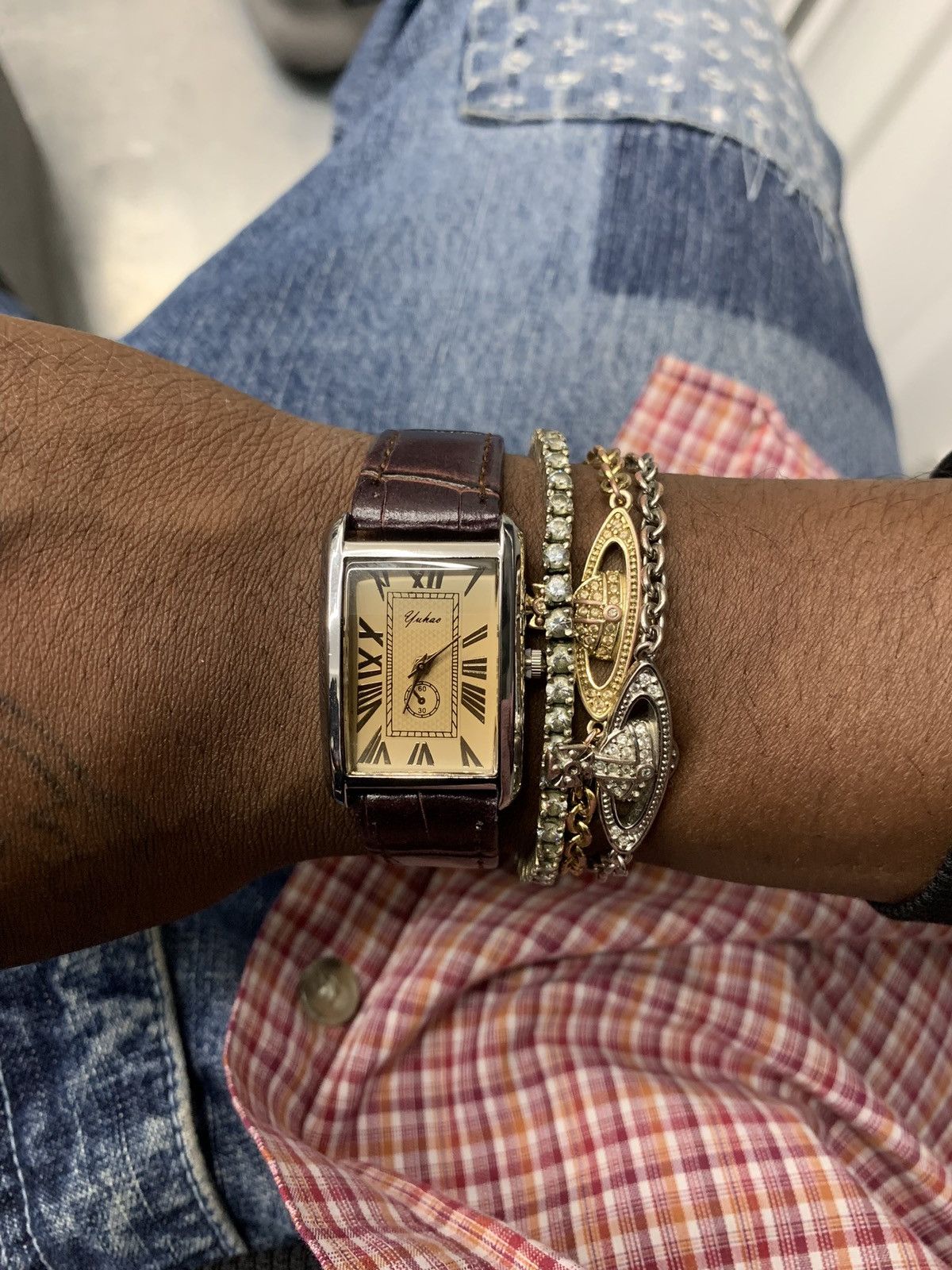 Vintage Vintage 90s vintage retro luxury style gold leather watch Size ONE SIZE - 2 Thumbnail