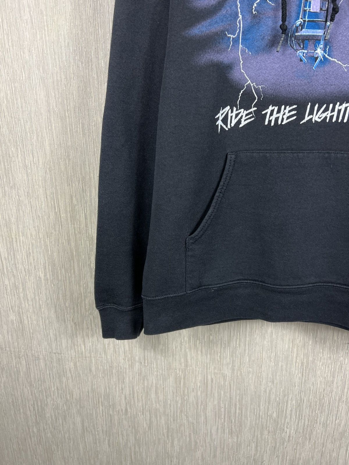 Metallica Vintage 1994 Metallica ride the lightning hoodie giant fotl Size US M / EU 48-50 / 2 - 7 Thumbnail