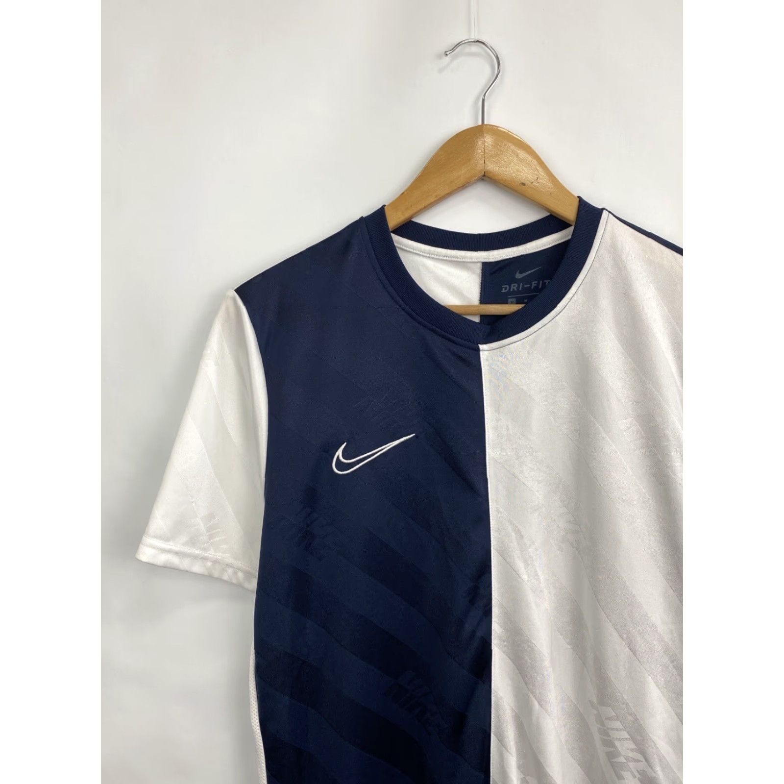 Nike Nike sportswear t-shirt Men M White/Dark blue color Size US M / EU 48-50 / 2 - 2 Thumbnail