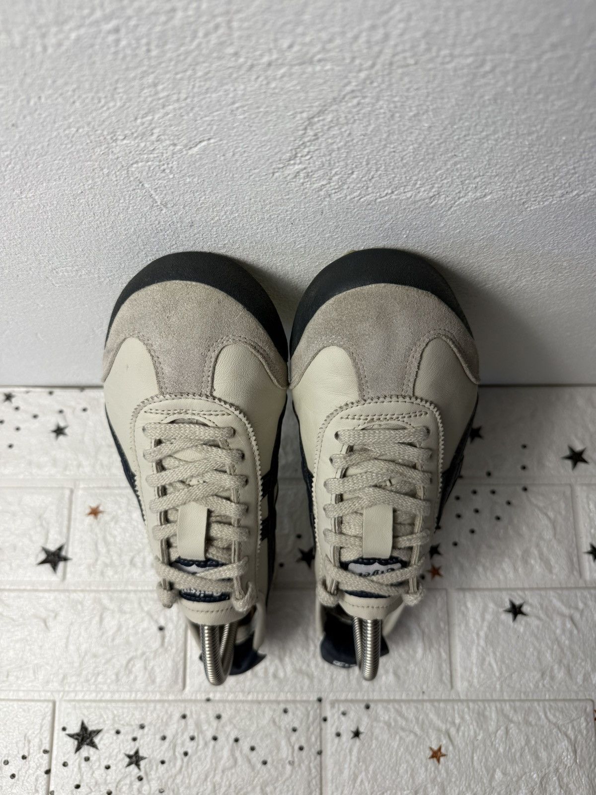 Onitsuka Tiger Onitsuka Tiger MEXICO 66 US7.5 UK6.5 EUR40.5 Casual Size US 7.5 / EU 40-41 - 8 Thumbnail