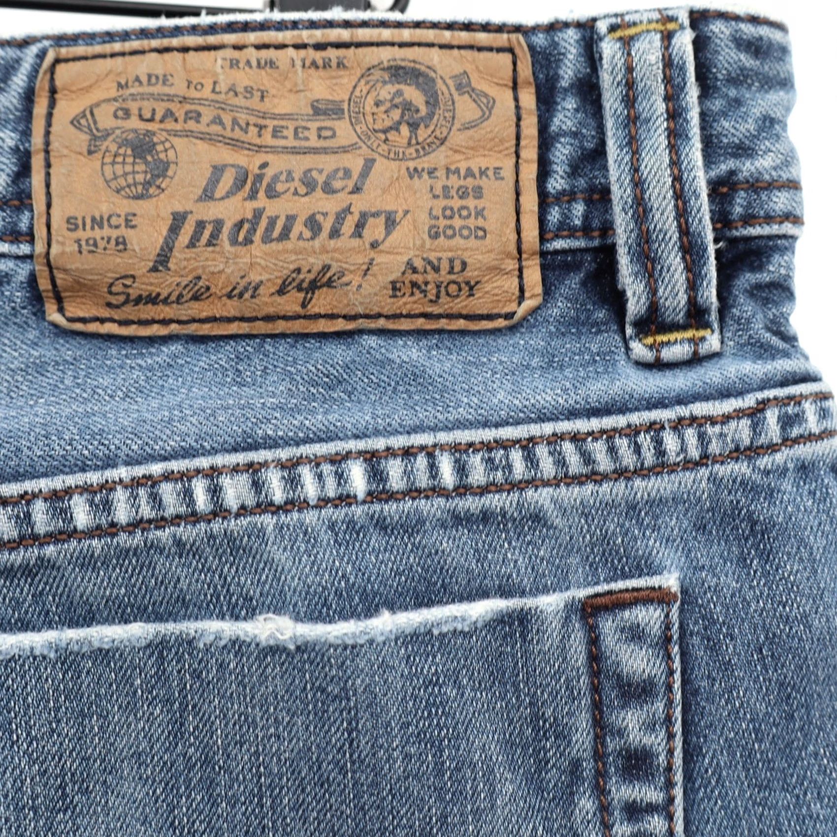 Diesel Diesel Viker Jeans Straight Blue 32X32 Denim 5-Pocket Button Fly Men’s Regular Rise 32 Inseam Vintage No Farbe Blue Size US 32 / EU 48 - 5 Thumbnail