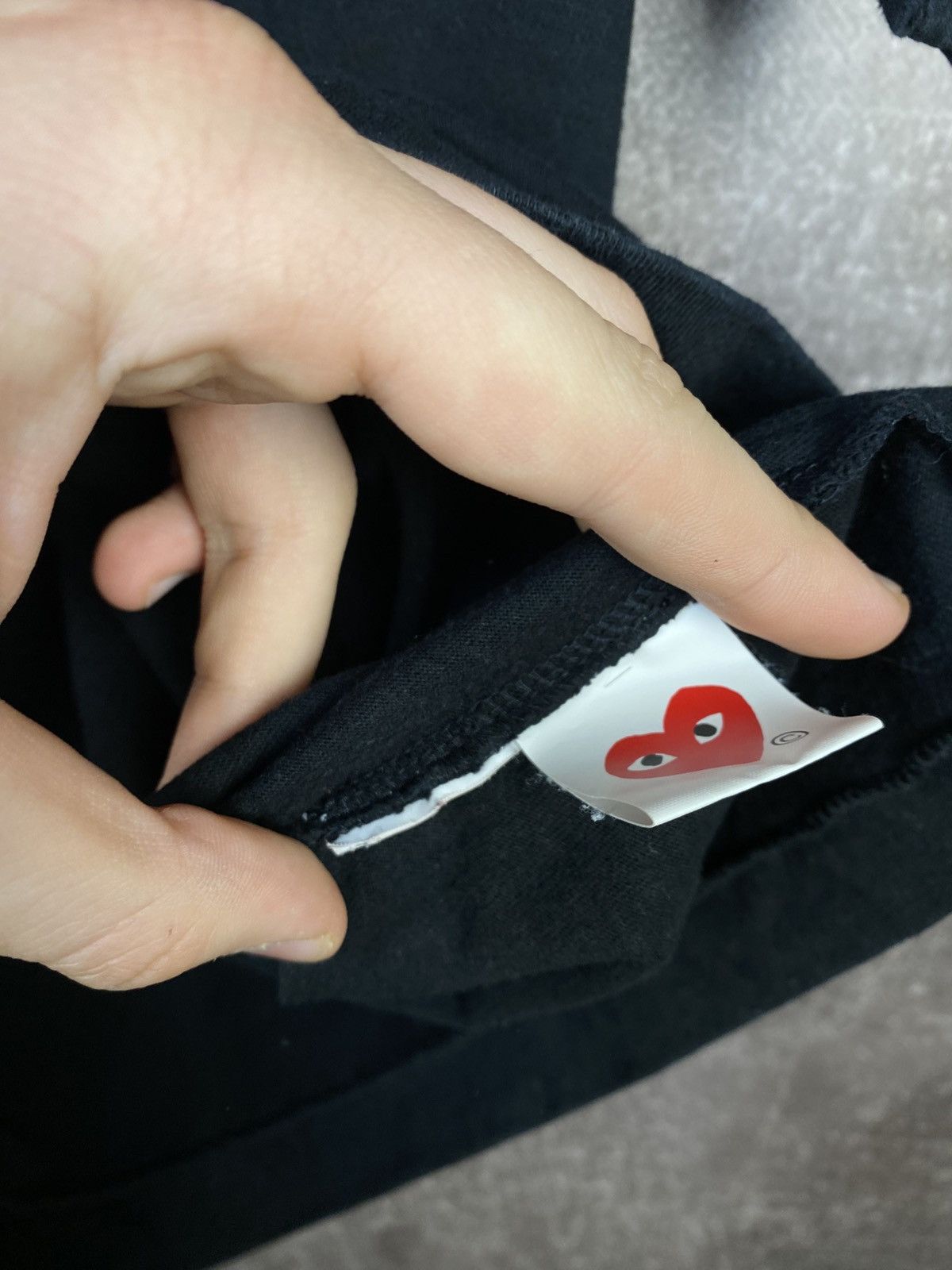 Comme des Garcons PLAY CDG Play Comme des Garcons Big Logo Heart T-Shirt Large Size L / US 10 / IT 46 - 6 Thumbnail