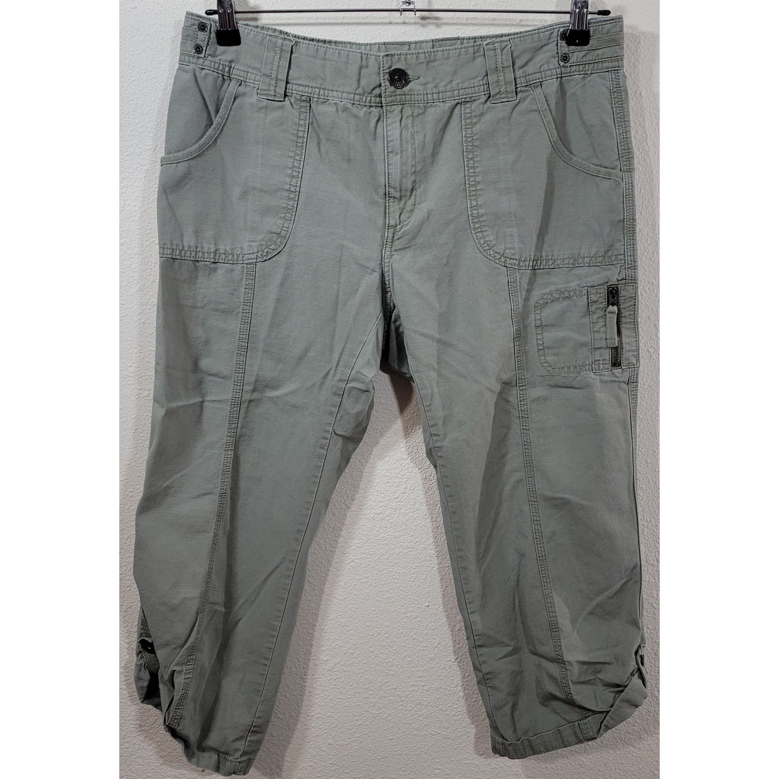 Eddie Bauer Eddie Bauer Army Green Cropped Pant 12 Roll Tab Button Leg Size 34" / US 12 / IT 48 - 1 Thumbnail