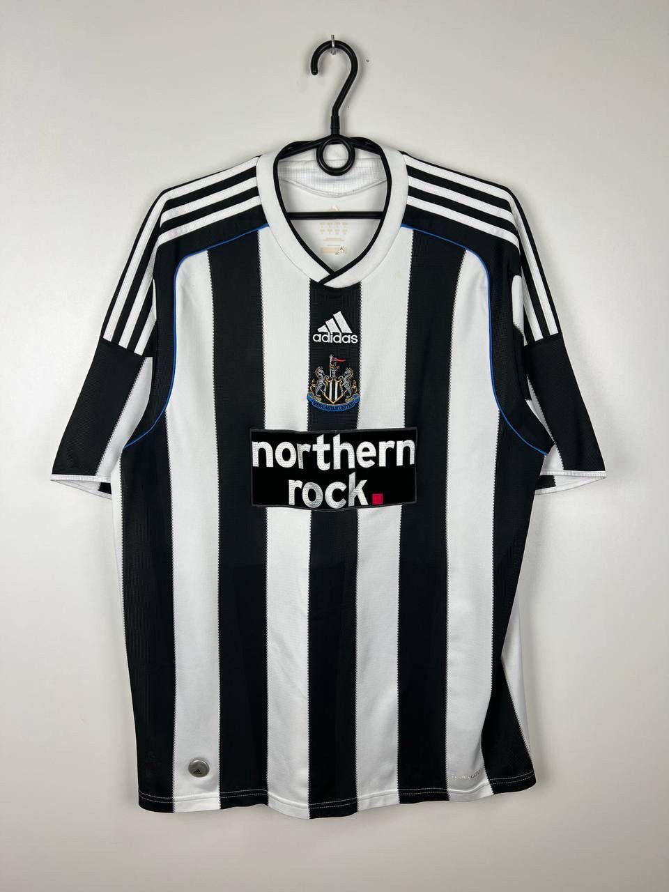 Vintage New Castle Adidas 2009 jersey t-shirts size L Size US L / EU 52-54 / 3 - 1 Thumbnail