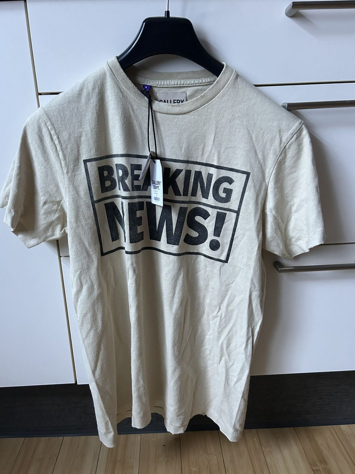 Gallery Dept. “Breaking News” tee size S