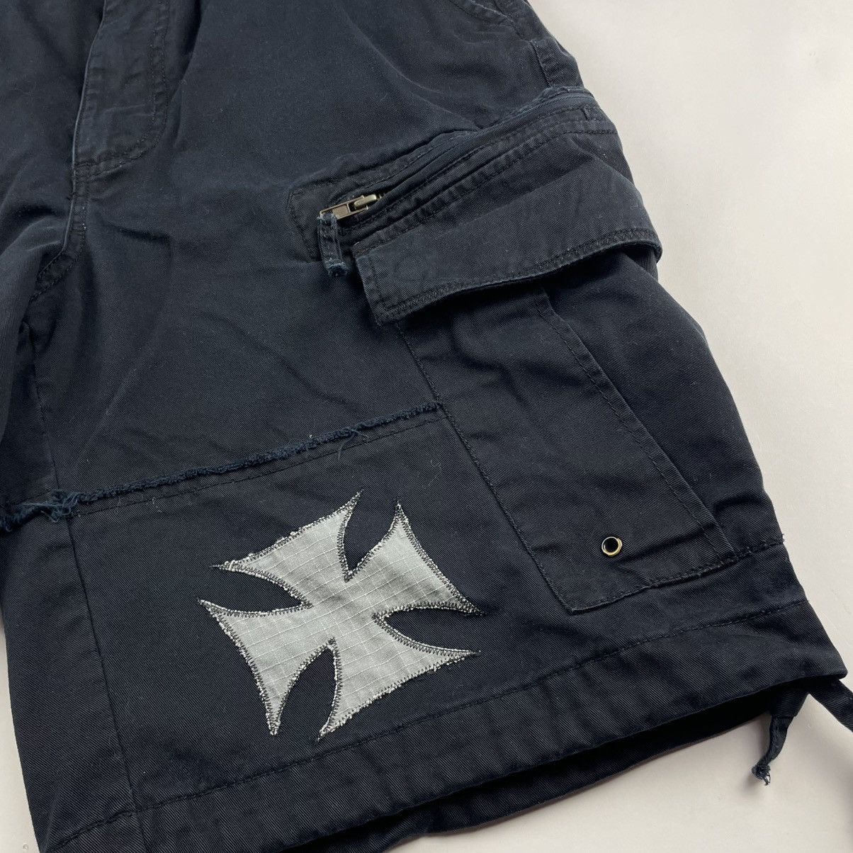 3RD THIRD RAIL SHORTS Size 30 Y2K Skateboard Cargo Grunge