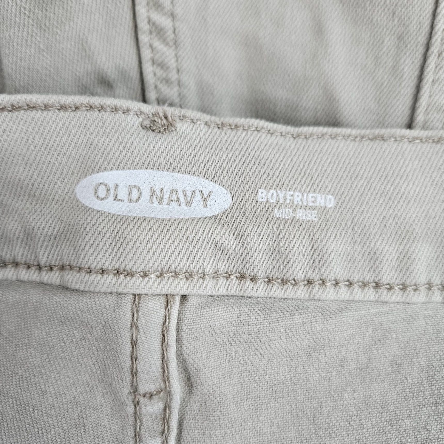 Old Navy VINTAGE Old Navy Womens Boyfriend Mid Rise Denim Shorts Sz 18 Gray Distressed Size 40" / US 18 - 4 Thumbnail