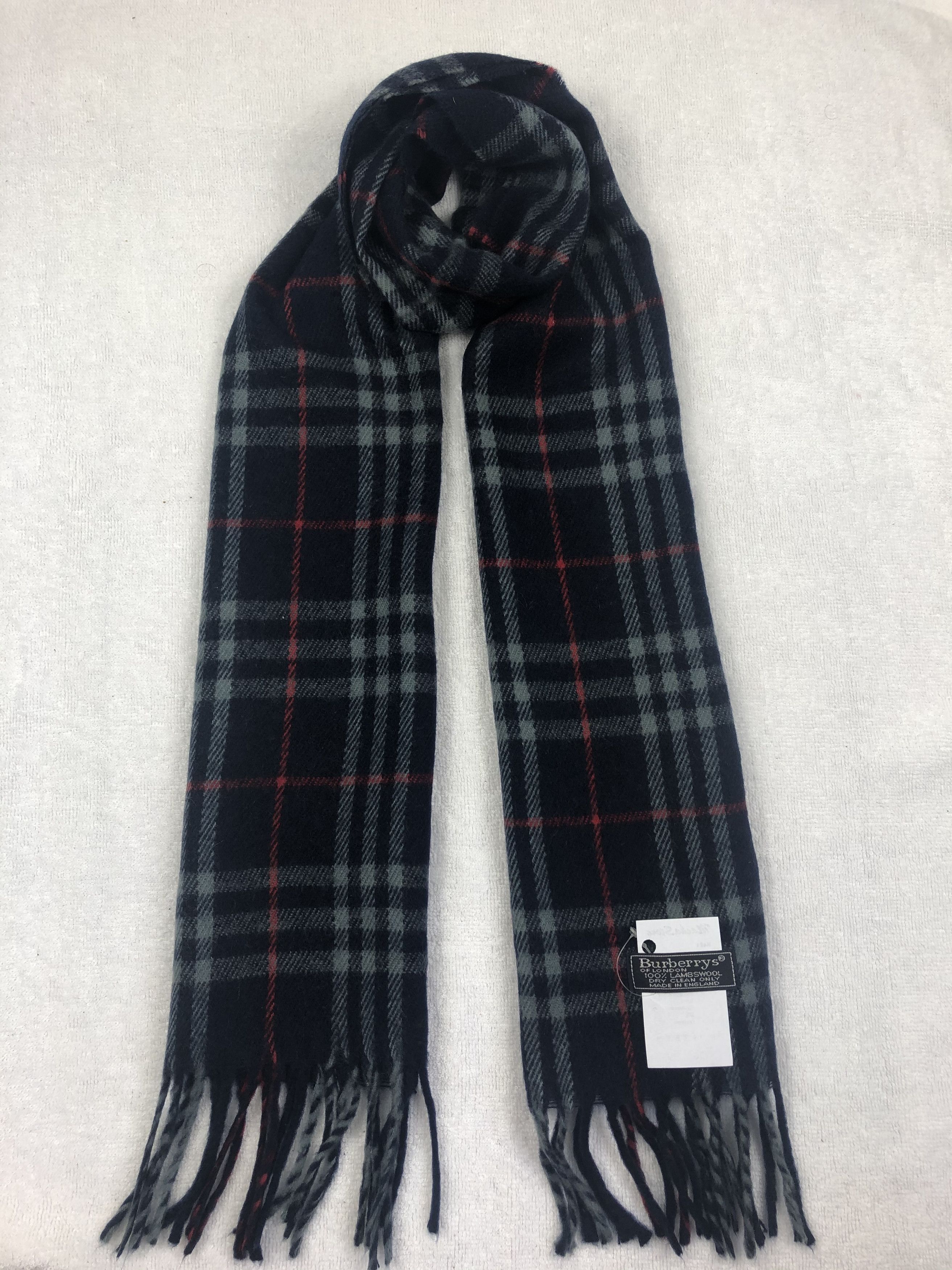 Burberry Burberrys Scarf / Muffler / Neckwear Size ONE SIZE - 1 Thumbnail