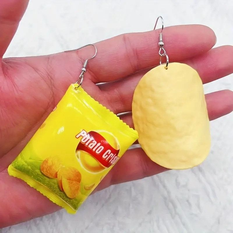 & Other Stories Funny Potato Chip & Bag Earrings – Mismatched Snack Dangle Size ONE SIZE - 4 Thumbnail