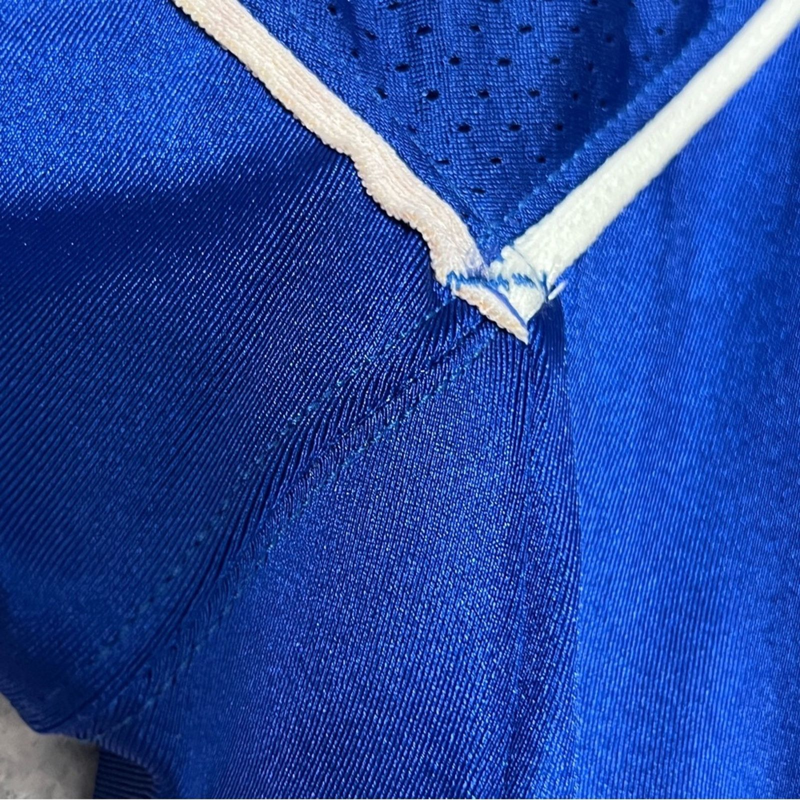 Nike University of Buffalo Bulls Game Worn Signed Auto Jersey Y2K Size US XL / EU 56 / 4 - 7 Thumbnail