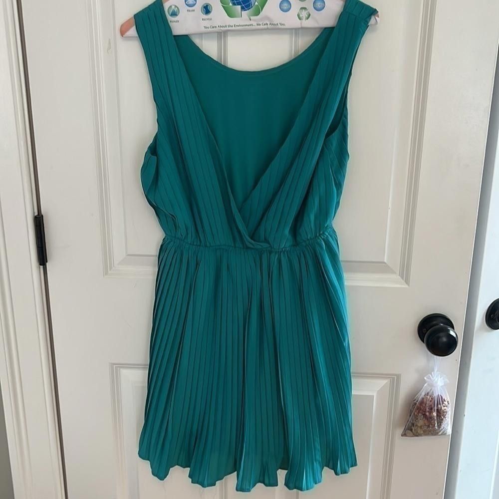 Designer Epilogue deep v back formal pleated dress Size S / US 4 / IT 40 - 5 Thumbnail