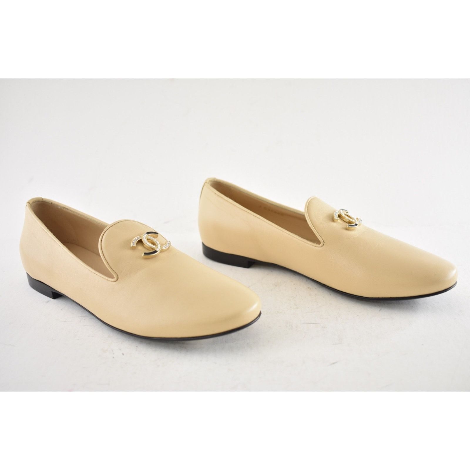 Chanel Chanel 18A Beige Lambskin Pearl Crystal CC Logo Moccasin Size US 6 / IT 36 - 4 Thumbnail