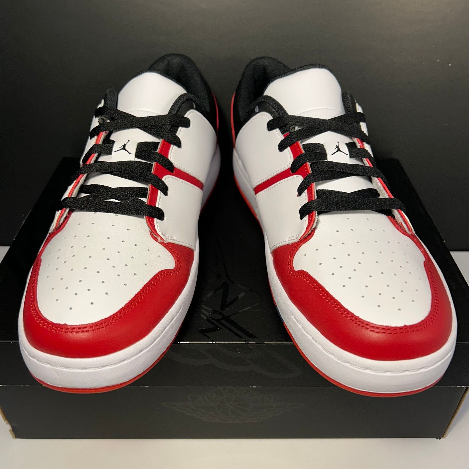 Jordan Brand Nike Air Jordan Nu Retro 1 Low Chicago Red Men's Size 11.5 Size US 11.5 / EU 44-45 - 7 Thumbnail
