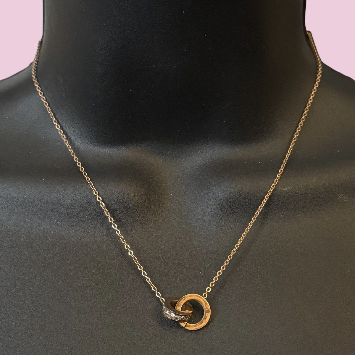 Other 18K gold plated eternity interlocking Roman numeral necklace Size ONE SIZE - 1 Thumbnail