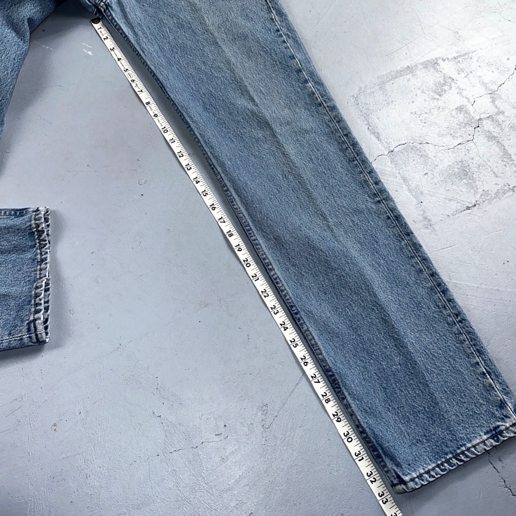 Levi's VINTAGE Levi's 501 Jeans Men 33x34 Light Wash Denim Straight Leg 90s USA Size US 33 - 5 Thumbnail