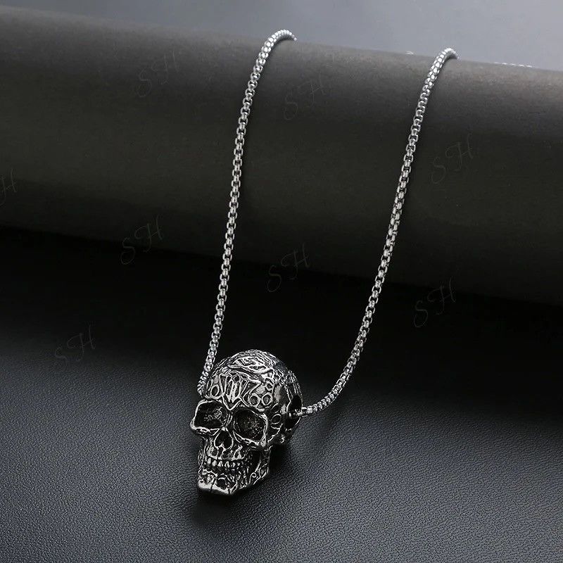 Vintage Retro Goth Skull Necklace Size ONE SIZE - 2 Thumbnail