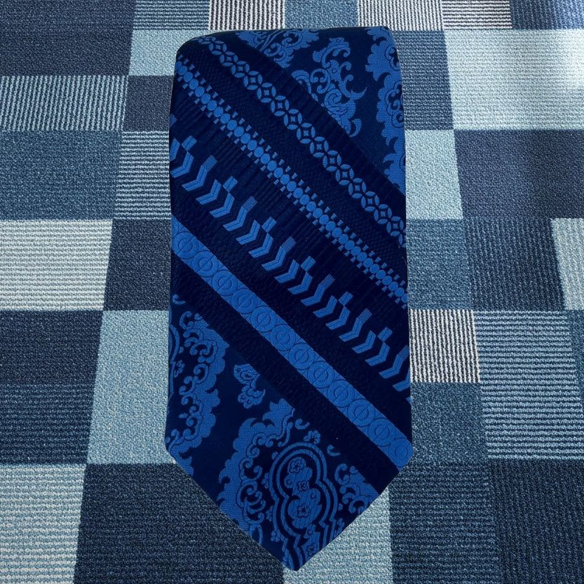 Vintage Robert Stewart Tie Men's One Size Blue Vintage 57"-60" Polyester Geometric Abstract Logo Pattern Designer Neckwear Size ONE SIZE - 1 Thumbnail