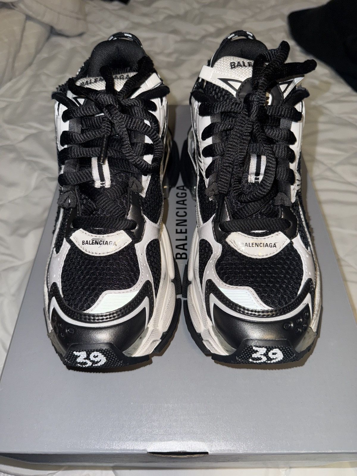 Balenciaga Balenciaga Runner Sneaker | White/Black Size US 6 / EU 39 - 3 Thumbnail