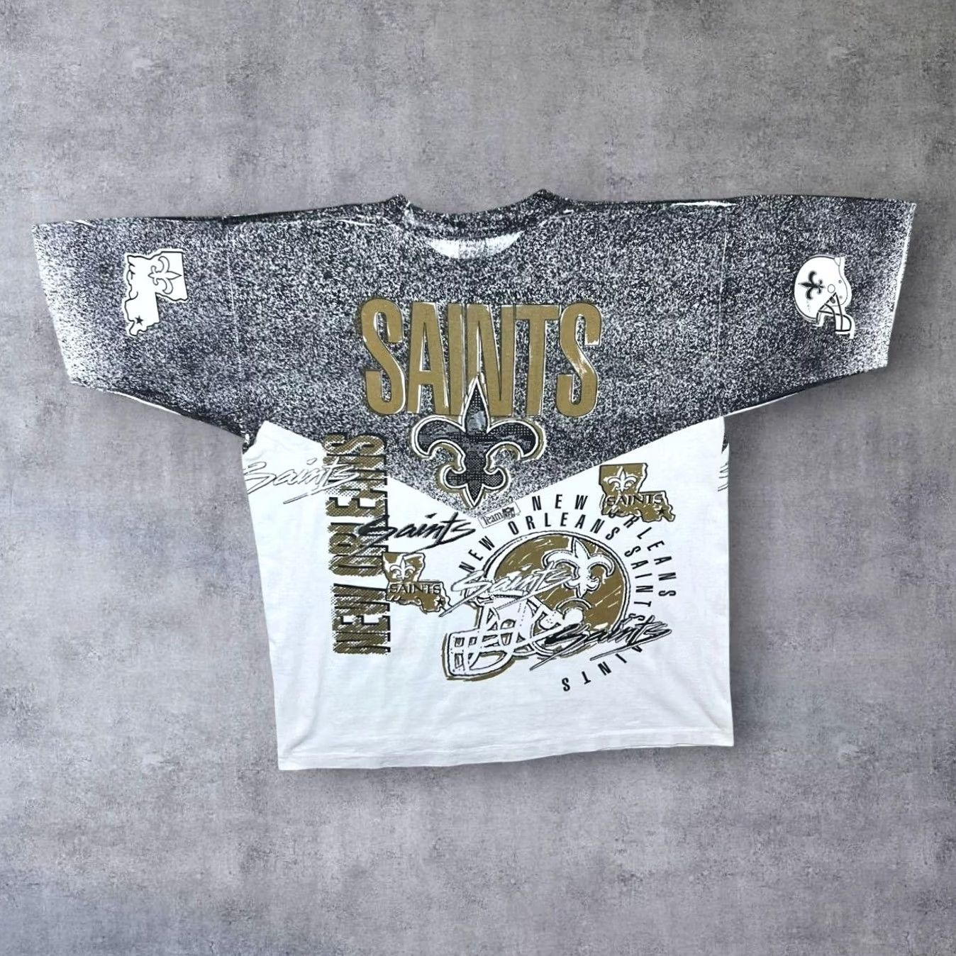 NFL VINTAGE Magic Johnson T's NFL New Orleans Saints All-Over Print Single Stitch T-Shirt XL Mens Size US XL / EU 56 / 4 - 2 Thumbnail