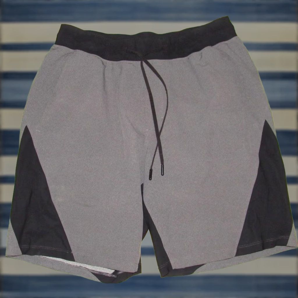 Lululemon LULULEMON Grey 8" Lined Namaste At The Beach Shorts Large L Mens Shirt Size US 33 - 1 Thumbnail