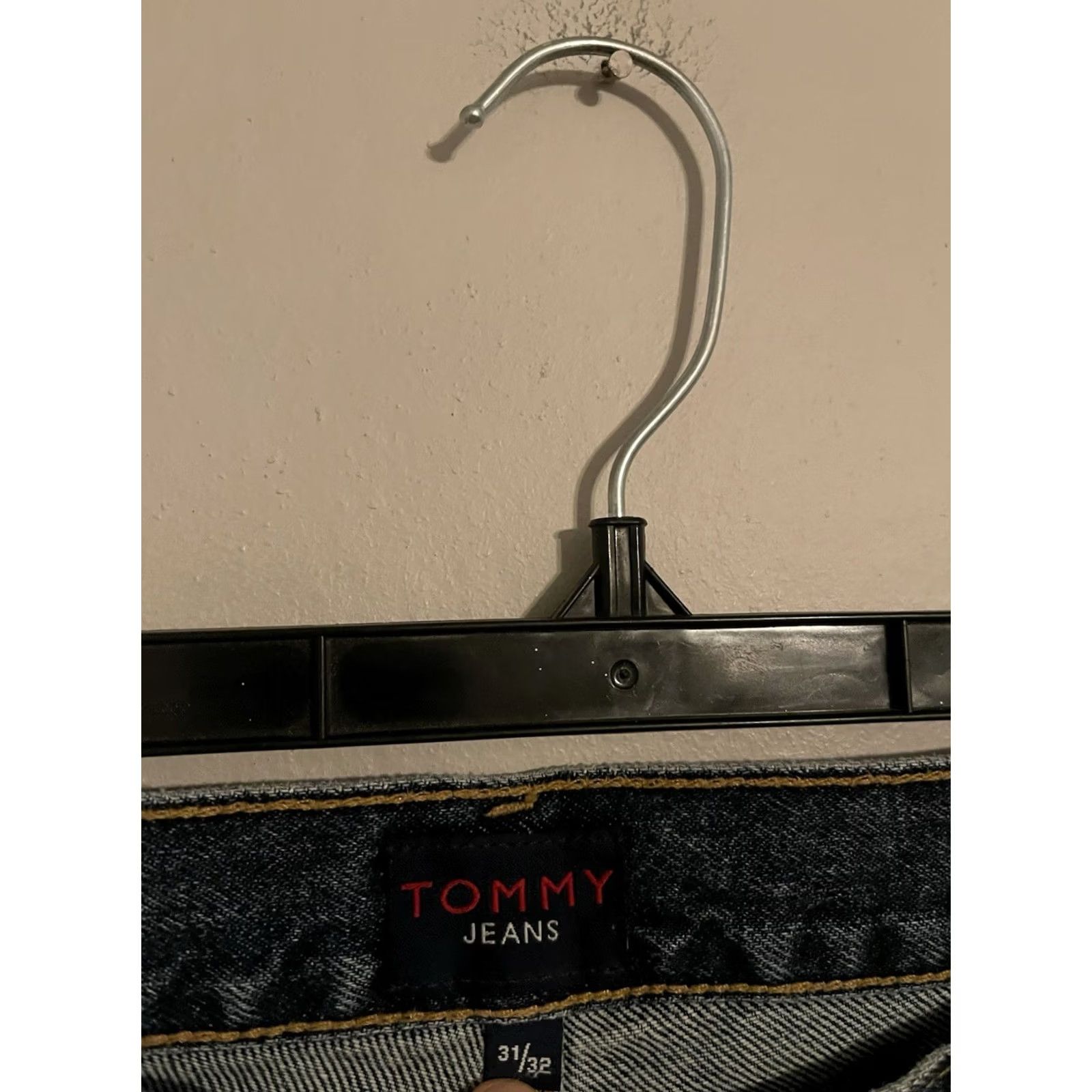 Tommy Hilfiger VINTAGE Tommy Hilfiger Jeans Relaxed Fit Straight Denim Jeans - Men's 31x32 Blue Logo 90s Decade Mens Jeans Size US 31 - 3 Thumbnail