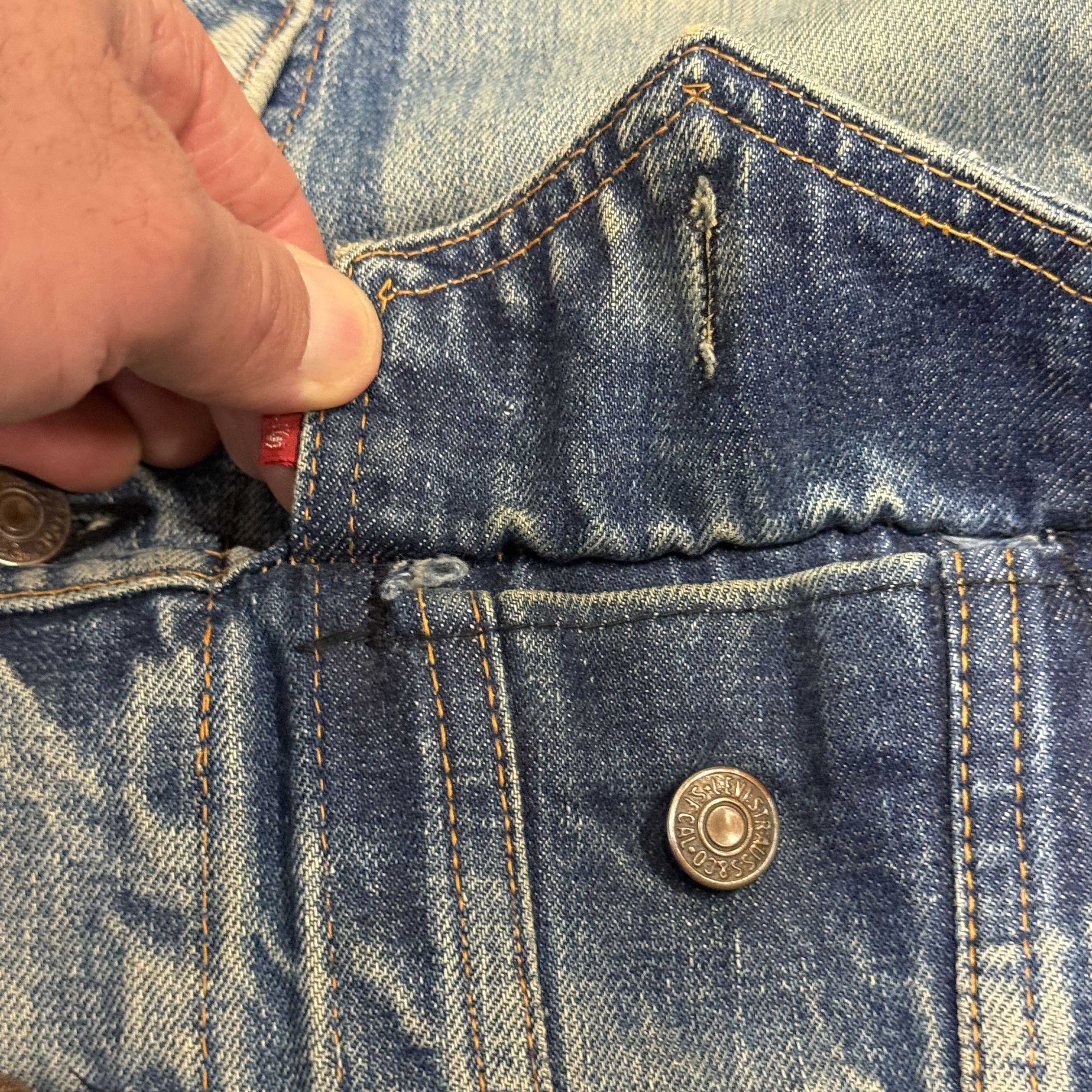 Levi's Vintage Big E Levi's Distressed Denim Trucker Jacket Size M Size US M / EU 48-50 / 2 - 5 Thumbnail