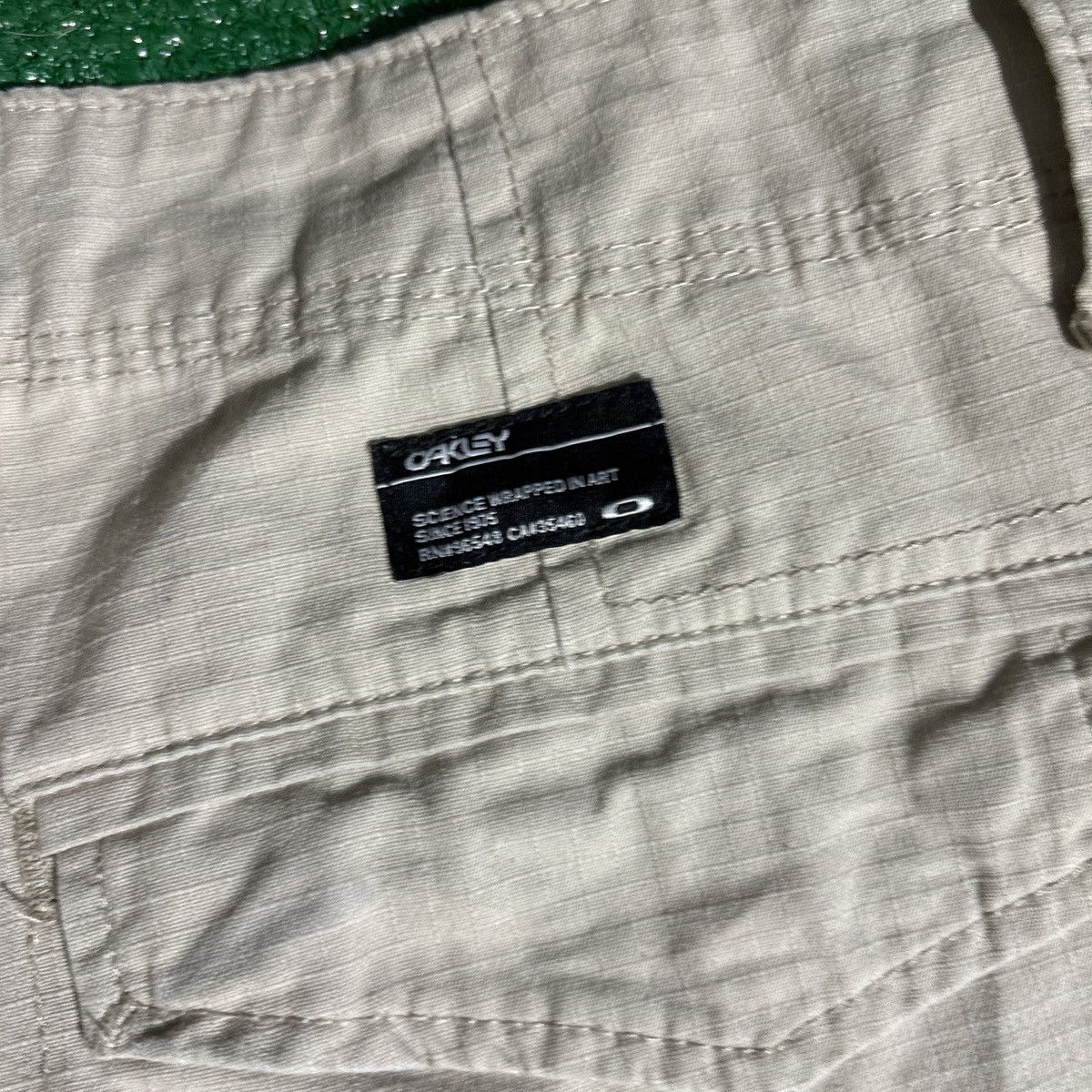 Other Vintage Oakley Baggy Cargo Shorts Size 34 Size US 34 / EU 50 - 4 Thumbnail